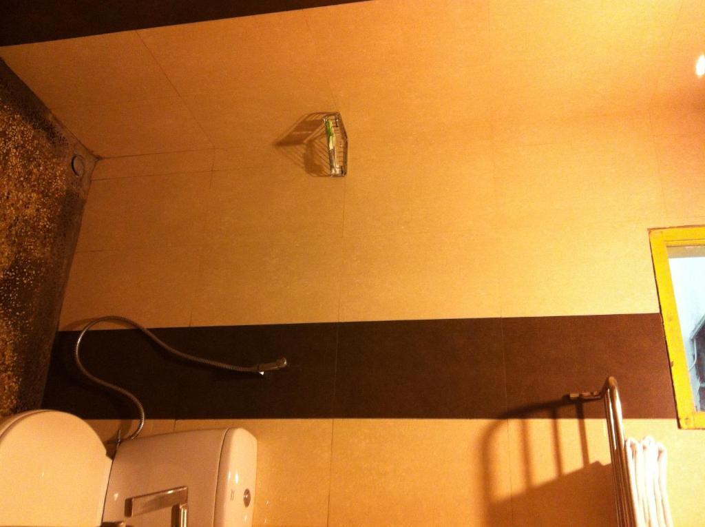 Hotel Paramount Biringkanya Room photo