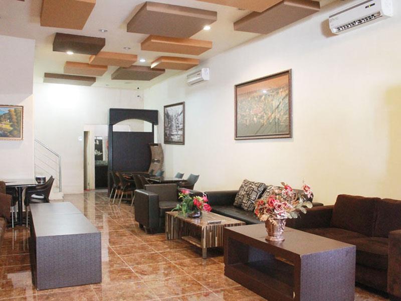 Hotel Paramount Biringkanya Exterior photo