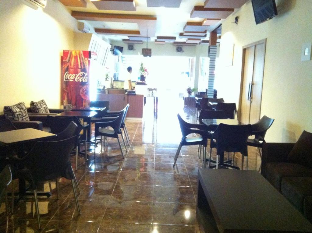 Hotel Paramount Biringkanya Exterior photo